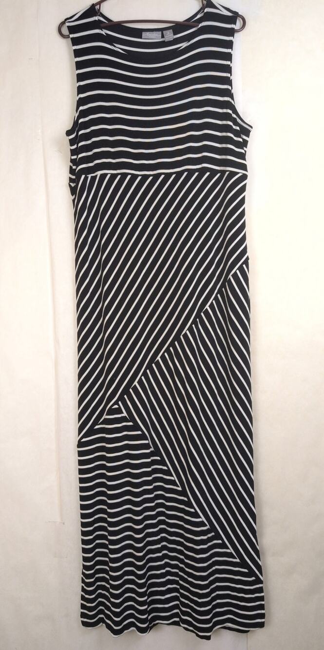 Chicos Travelers black and white striped knit maxi dress Size 2/Large Vacation